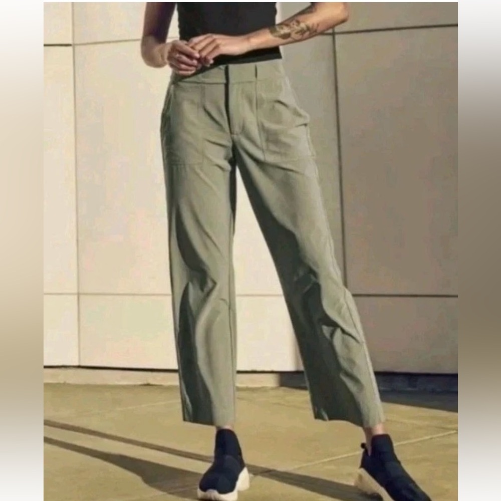 NEW✨ATHLETA TRIBECA UTILITY CROP WIDE LEG / LAUREL OLIVE